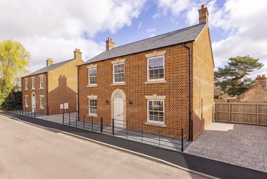 Shivean Gate, Moulton